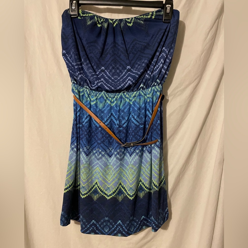 STRAPLESS DRESS WITH BELT SIZE SMALL